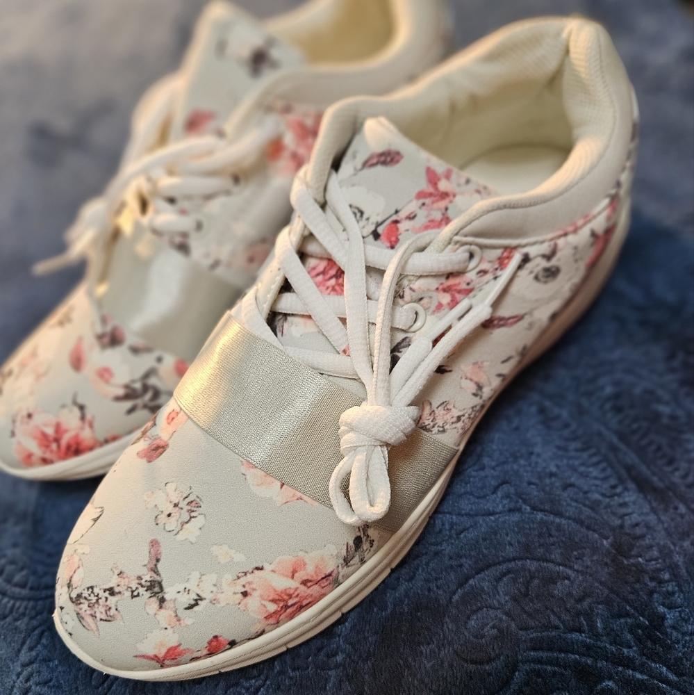 JustFab floral sneaker shoes